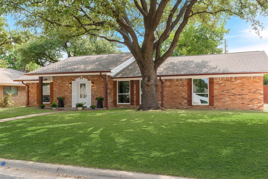 1815 Lakemont Dr, Arlington, TX 76013