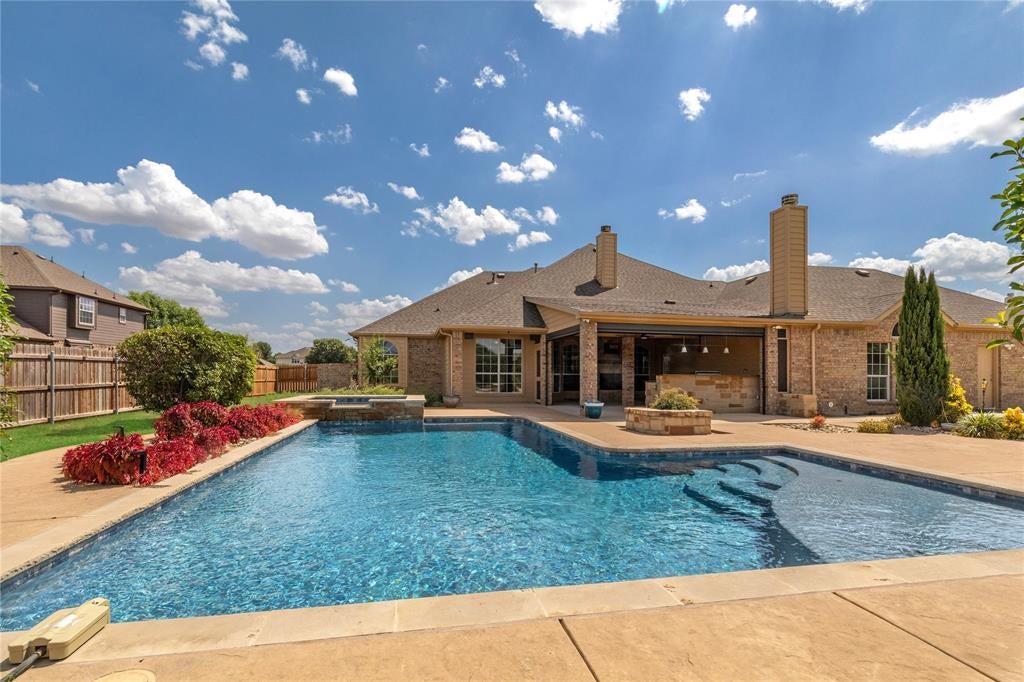 1464 Fence Post Dr, Fort Worth, TX 76052