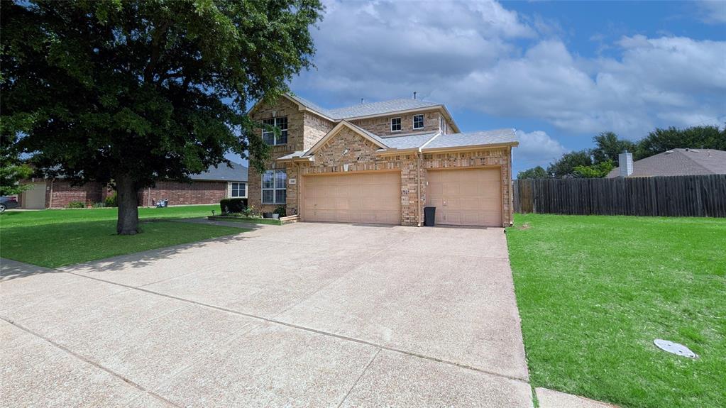 5848 Somerton Dr, Grand Prairie, TX 75052