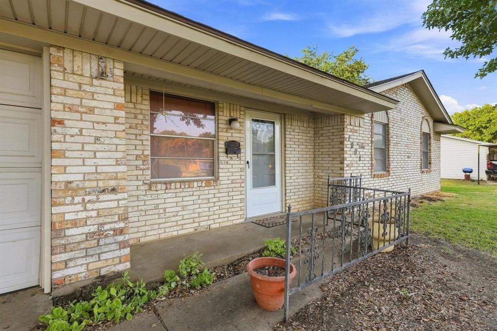 1008 Yeager St, Honey Grove, TX 75446 photo