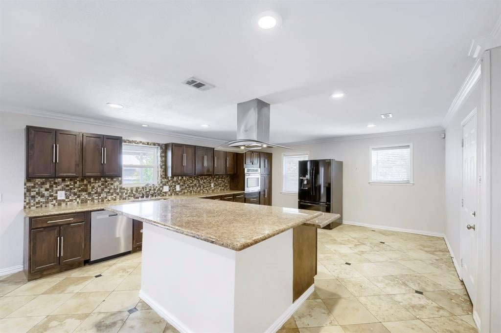 917 Stratford Dr, Bedford, TX 76021 photo