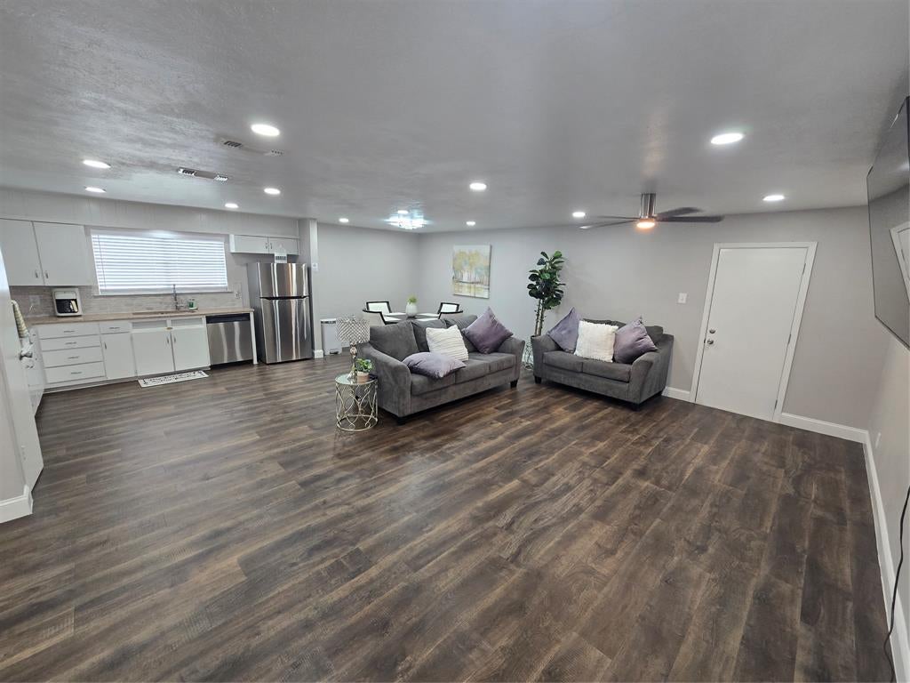304 Salem Dr, Euless, TX 76039 photo