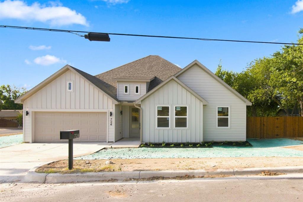 716 Dalton St, Weatherford, TX 76086 photo
