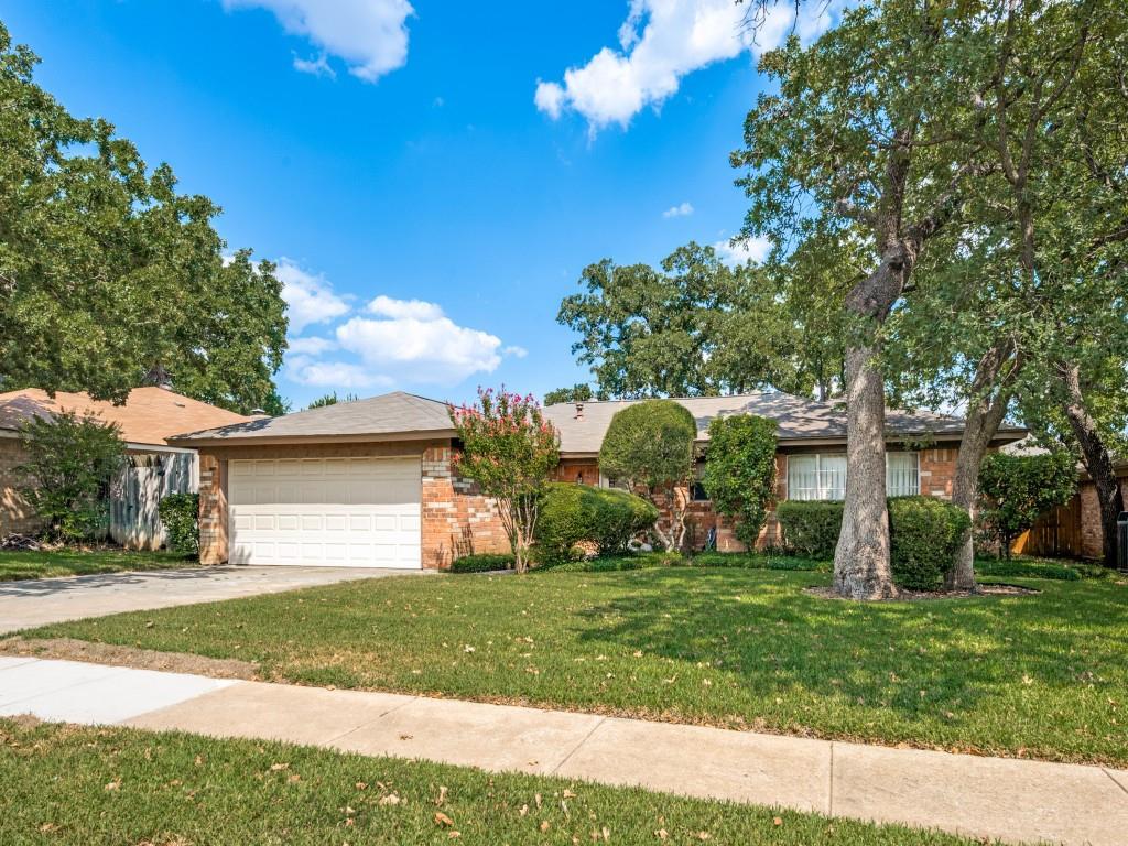 2728 Meadow Grn, Bedford, TX 76021