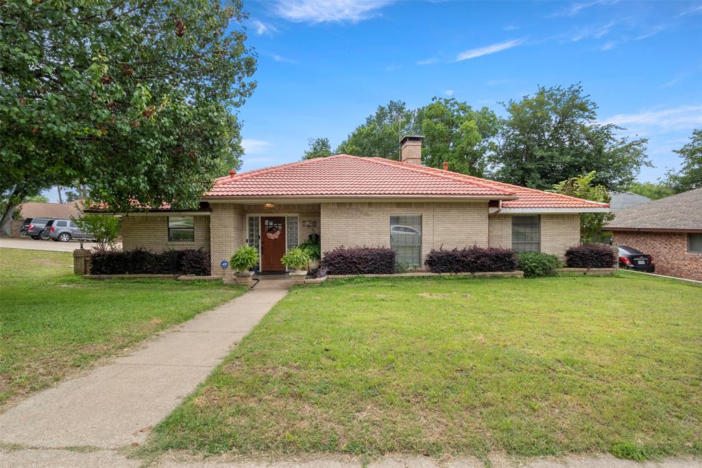 1400 Rusdell Dr, Irving, TX 75060