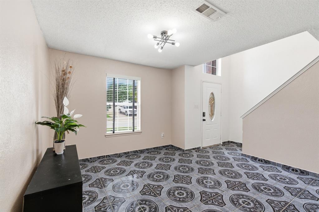 8173 Heritage Place Dr, Fort Worth, TX 76137 photo