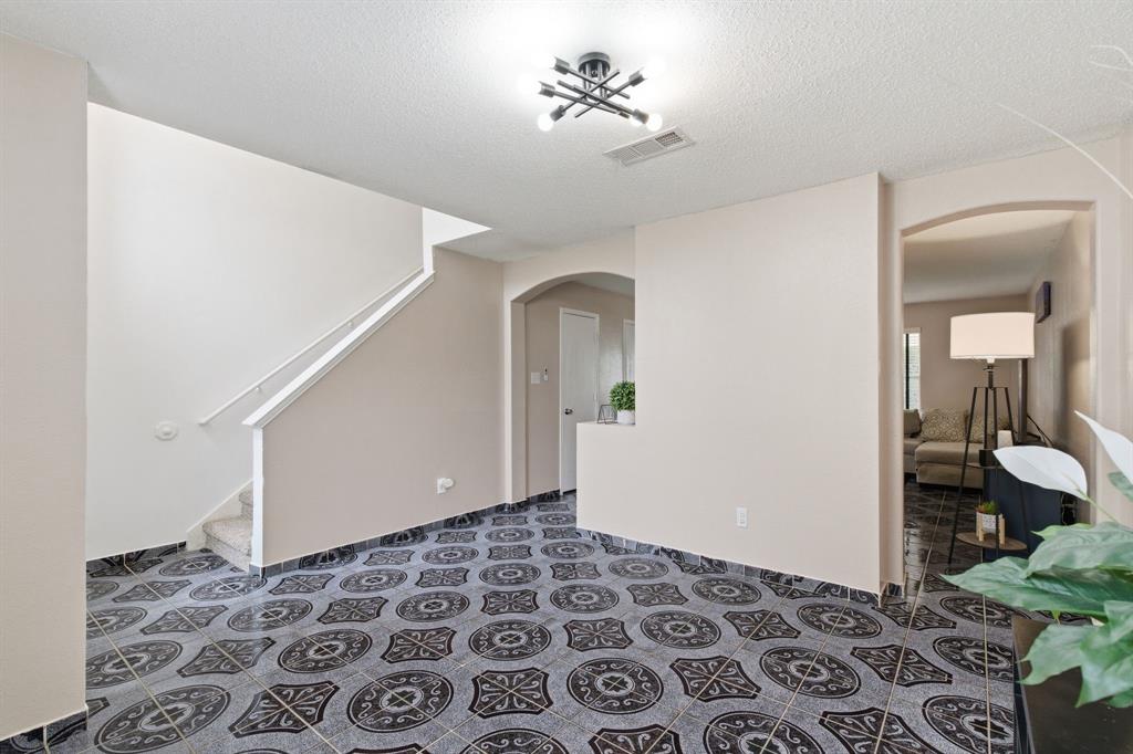 8173 Heritage Place Dr, Fort Worth, TX 76137 photo