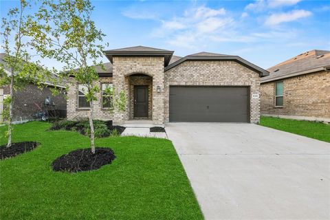 Single Family Residence in Fort Worth TX 6308 Flour Mill Run.jpg