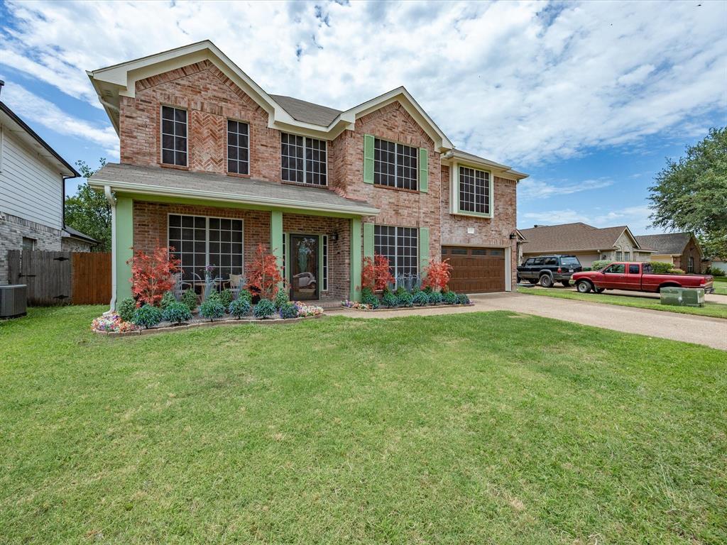 4008 Falcon Ridge Dr, Haltom City, TX 76137