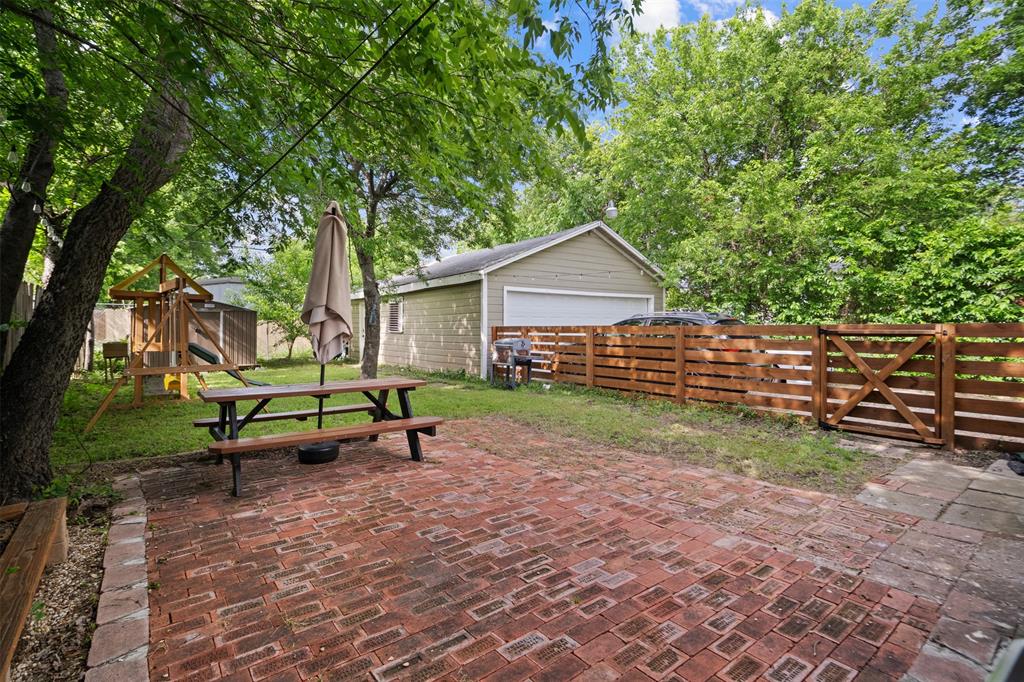 2539 Sharon St, Dallas, TX 75211