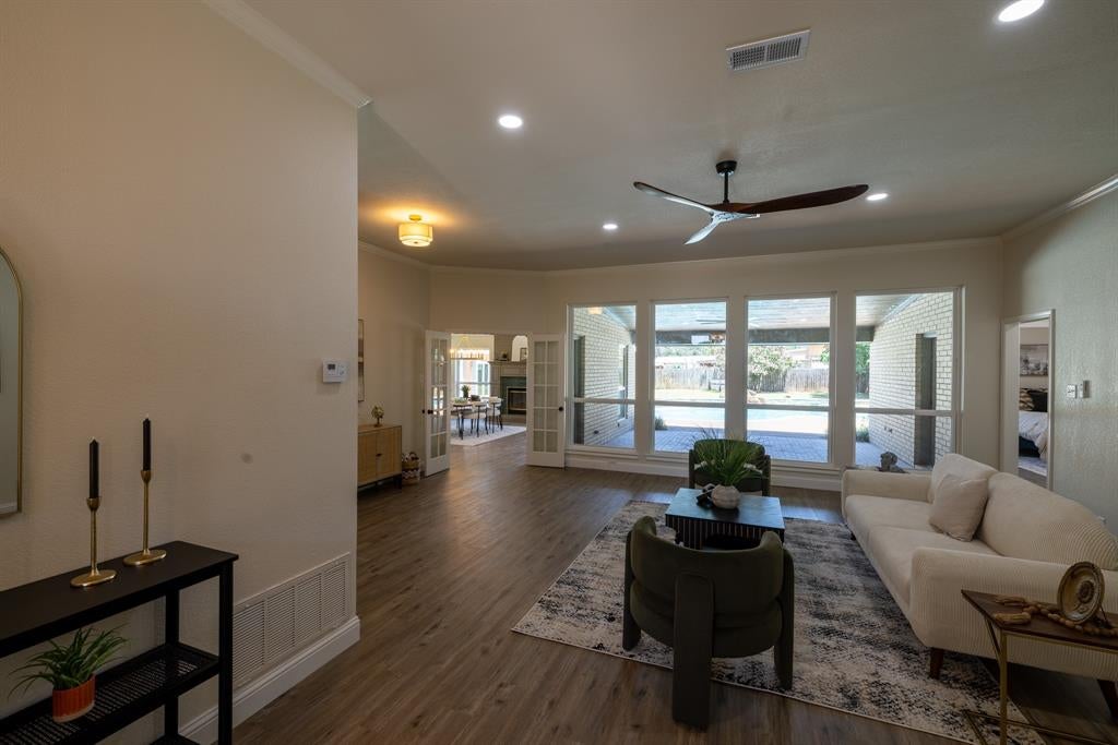 612 Aqua Vista Dr, Granbury, TX 76049 photo