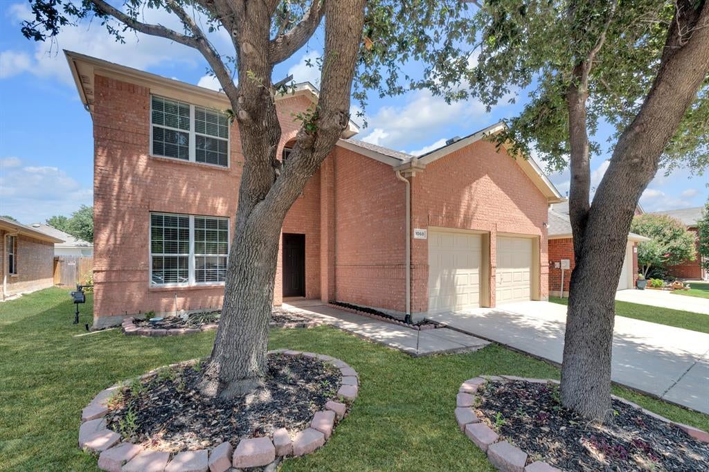 1068 Westbrook Ct, Grand Prairie, TX 75052 photo