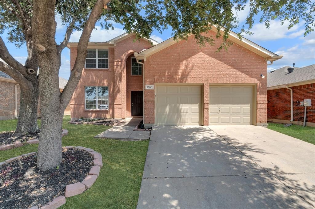 1068 Westbrook Ct, Grand Prairie, TX 75052