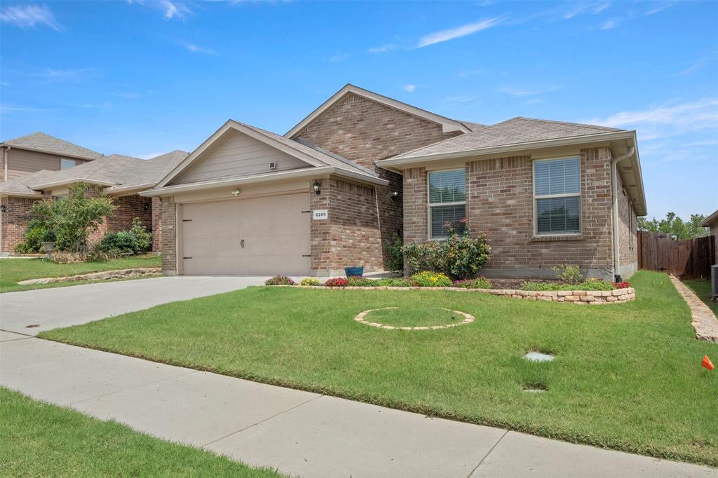 8209 Karole Dr, Fort Worth, TX 76120 photo