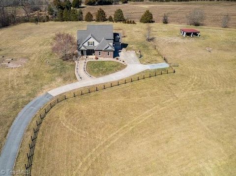 Single Family Residence in Advance NC 188 Baltimore Trails Lane.jpg