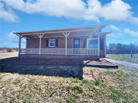 Single Family Residence in Lexington NC 561 Front Street.jpg