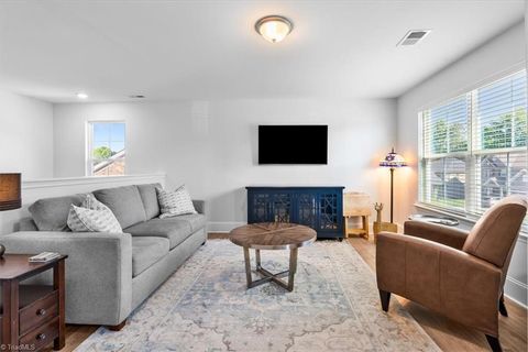 Single Family Residence in Thomasville NC 412 Freemont Drive 22.jpg