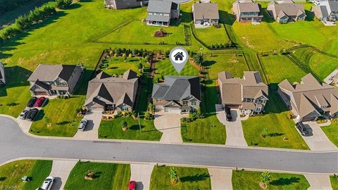 Single Family Residence in Thomasville NC 412 Freemont Drive 48.jpg