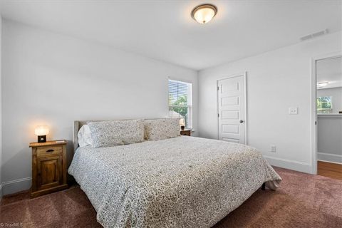 Single Family Residence in Thomasville NC 412 Freemont Drive 31.jpg