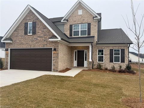 Single Family Residence in Advance NC 173 Moravian Court.jpg