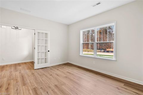 Single Family Residence in Advance NC 193 Morning Star Drive 11.jpg