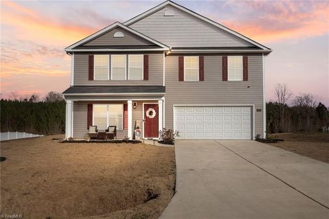 Single Family Residence in Lexington NC 278 Squire Avenue.jpg