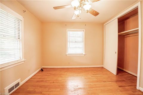 Single Family Residence in Asheboro NC 1022 Shamrock Road 12.jpg