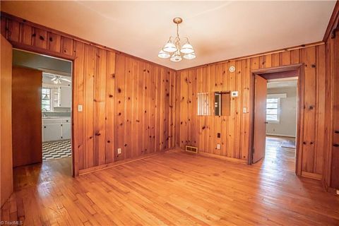 Single Family Residence in Asheboro NC 1022 Shamrock Road 9.jpg