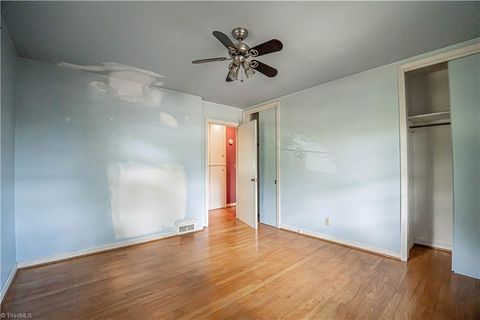 Single Family Residence in Asheboro NC 1022 Shamrock Road 15.jpg