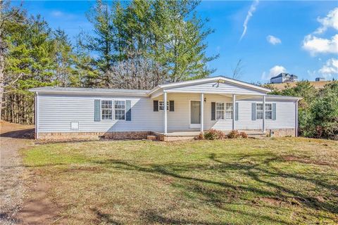 Manufactured Home in Ennice NC 195 Old Barrett Road.jpg