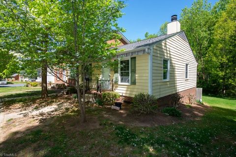 Condominium in Greensboro NC 4704 Lawndale Drive #D.jpg