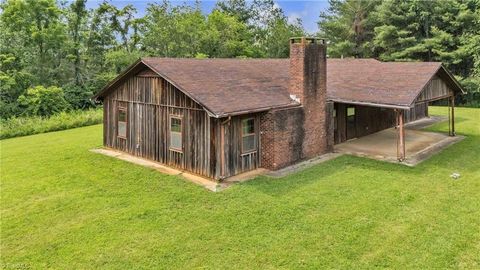 Single Family Residence in Laurel Springs NC 501 Dale Woodie Road.jpg