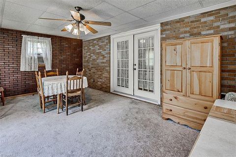 Single Family Residence in Asheboro NC 2308 Lambert Drive 25.jpg