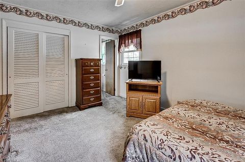 Single Family Residence in Asheboro NC 2308 Lambert Drive 15.jpg