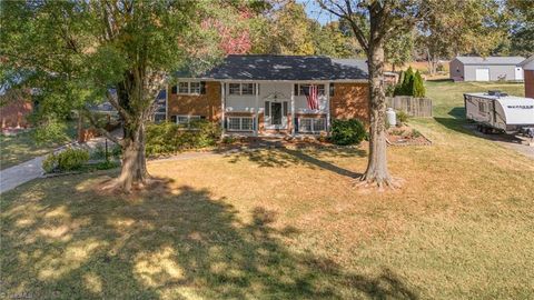 Single Family Residence in Lexington NC 244 Edgewood Lane.jpg