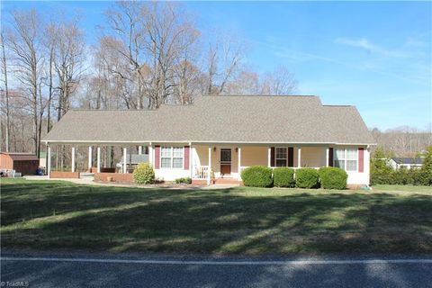 Single Family Residence in Lexington NC 3361 Helmstetler Road.jpg