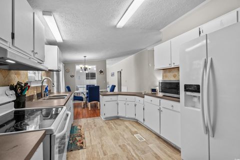 Manufactured Home in Myrtle Beach SC 953 Wayland Circle 36.jpg