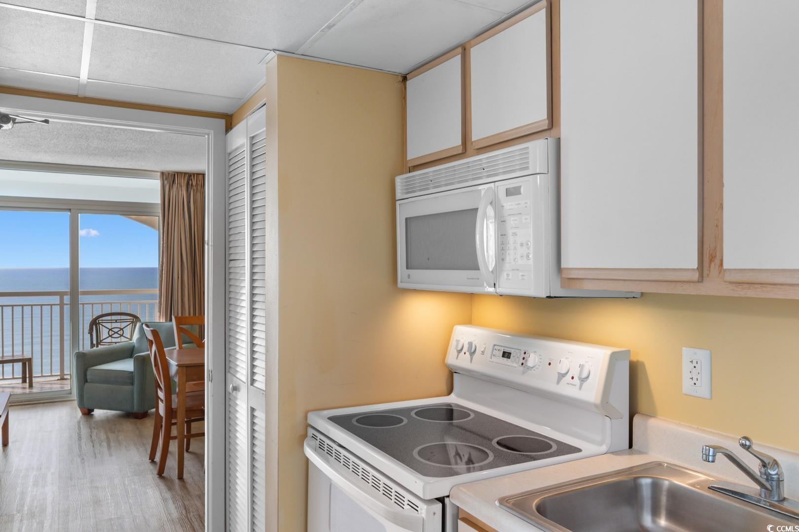Condominium in Myrtle Beach SC 2000 Ocean Blvd. N Blvd #PH11 5.jpg