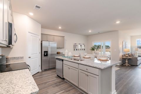 Single Family Residence in Ash NC 1245 Woodhouse Dr 3.jpg