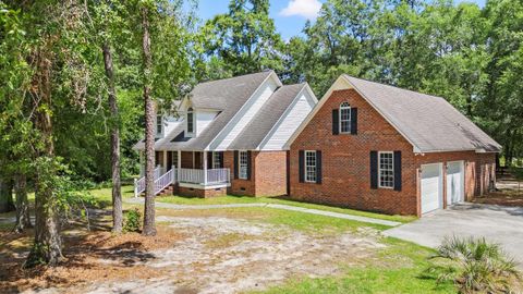 Single Family Residence in Nichols SC 301 Sophronia St.jpg