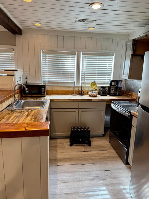 Single Family Residence in Myrtle Beach SC 901 4th Ave. N Ave 6.jpg