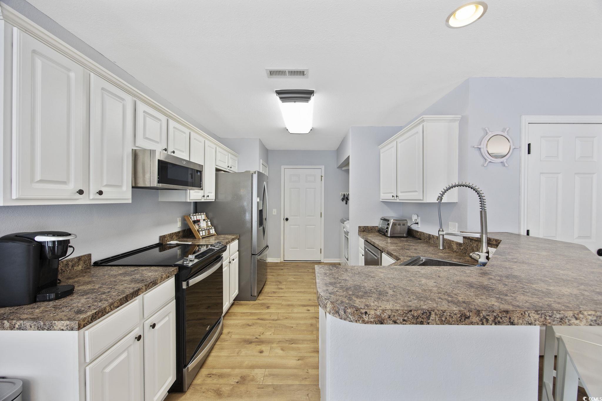 Single Family Residence in Myrtle Beach SC 1097 Stoney Falls Blvd 2.jpg
