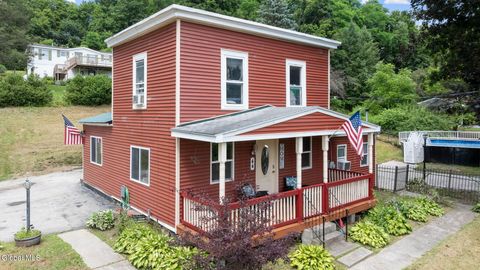 Single Family Residence in Hoosick Falls NY 44 Ball Street.jpg
