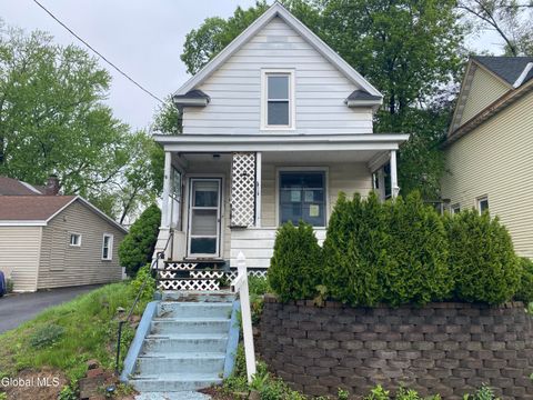 Single Family Residence in Schenectady NY 20 Henry Street.jpg