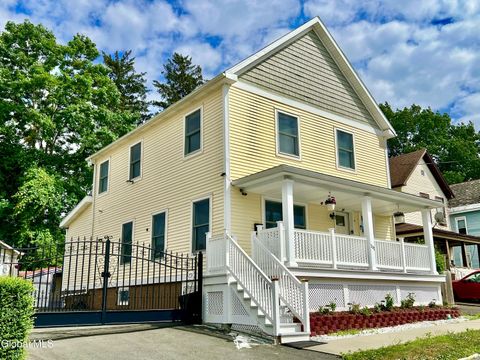 Single Family Residence in Schenectady NY 101 Prospect Street.jpg