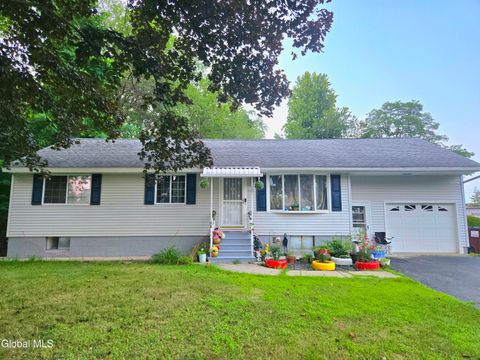 Single Family Residence in Schenectady NY 2110 Nahant Street.jpg