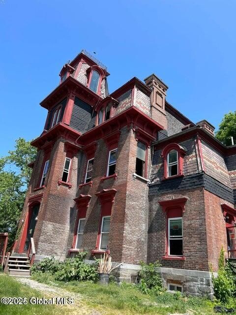 Multi Family in Troy NY 3 118th Street.jpg