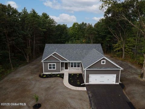 Single Family Residence in Wilton NY 24 Nichols Road.jpg