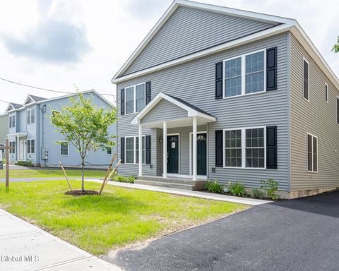 Townhouse in Schenectady NY 424 Summit Avenue.jpg