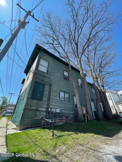 Multi Family in Johnstown NY 17 E State Street.jpg